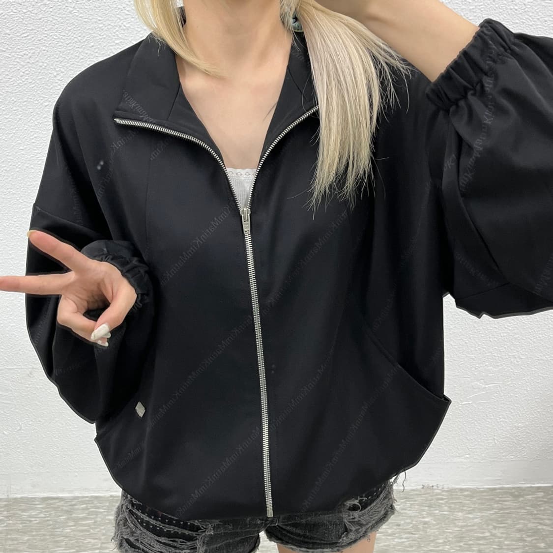 마뗑킴 카라 레터링 블랙 자켓 상품이미지5