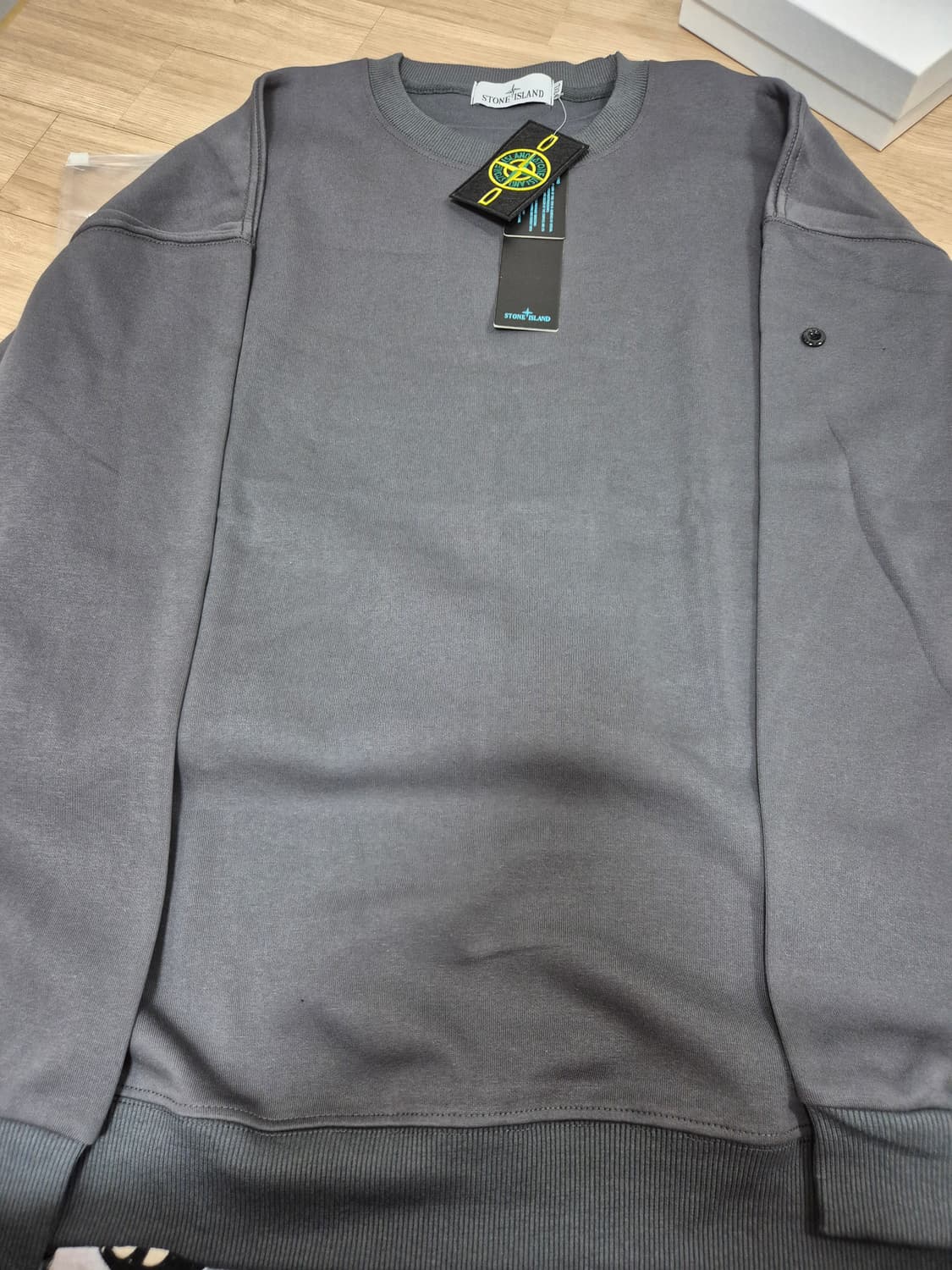 스톤아일랜드 맨투맨팝니다3XL 상품이미지1