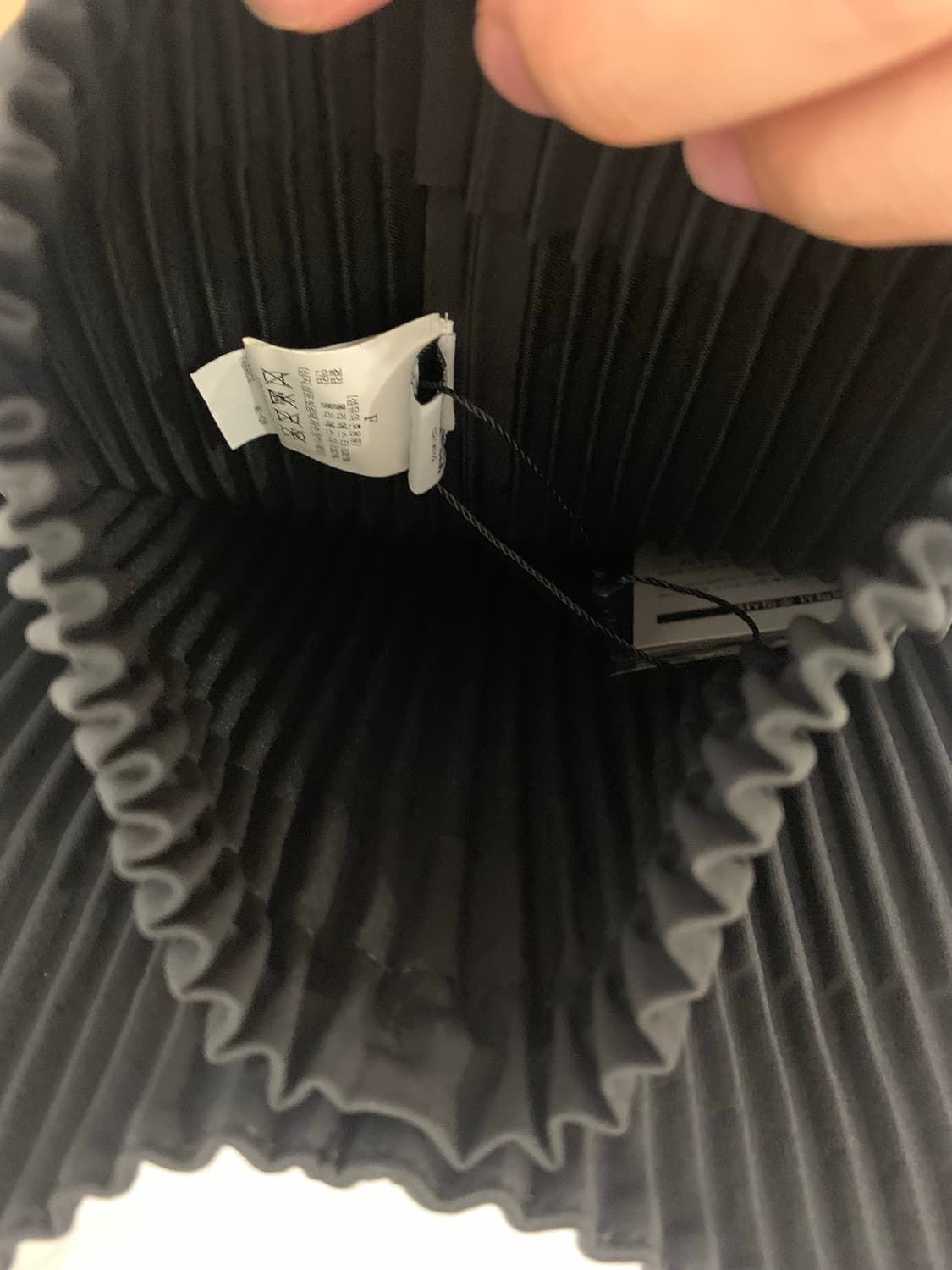 옴므플리세 포켓 미듐백 블랙 / 애플그린 상품이미지5