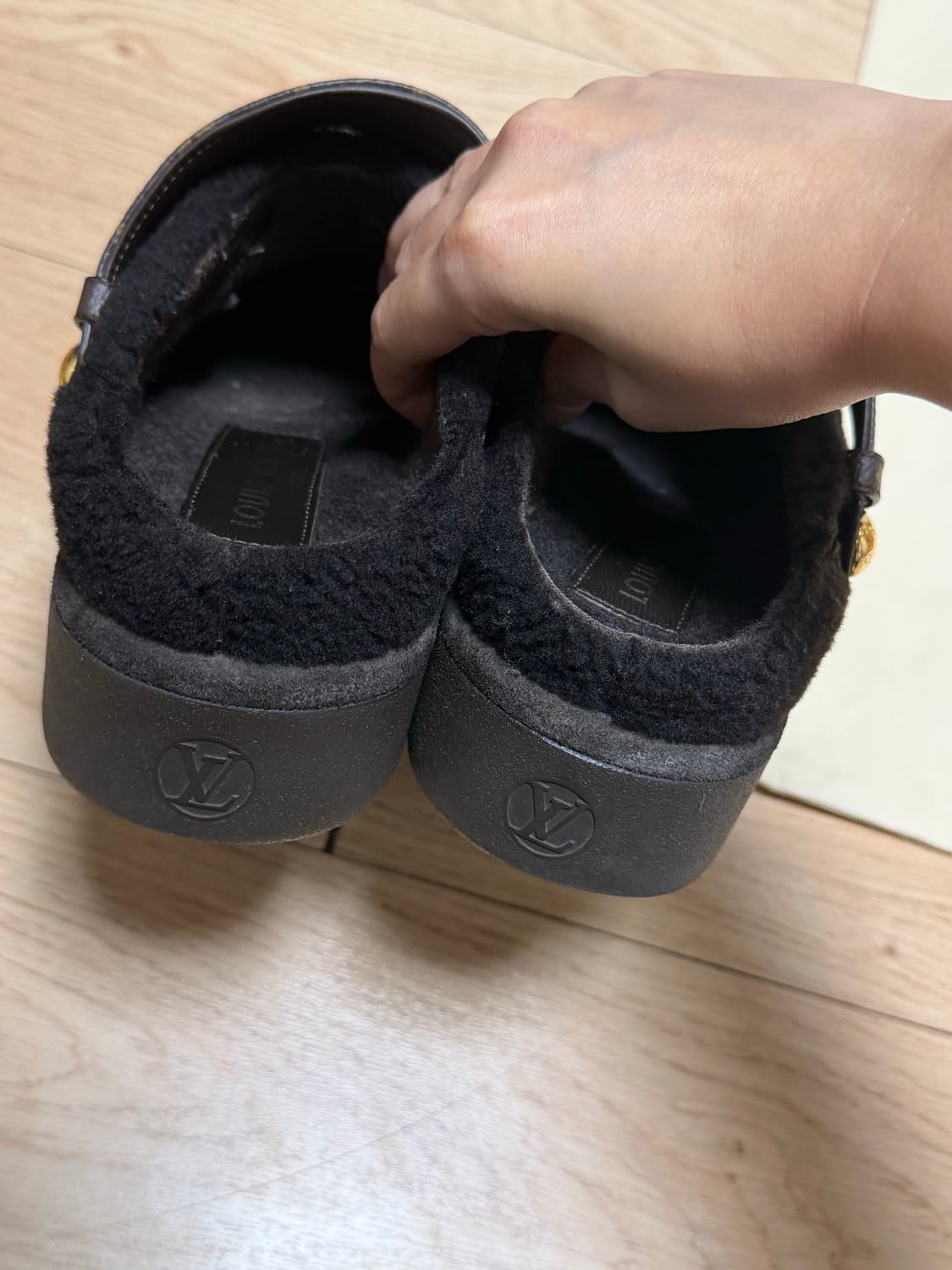 루이비통, 아스펜 컴포트 시어링 뮬 브라운 37사이즈 상품이미지3