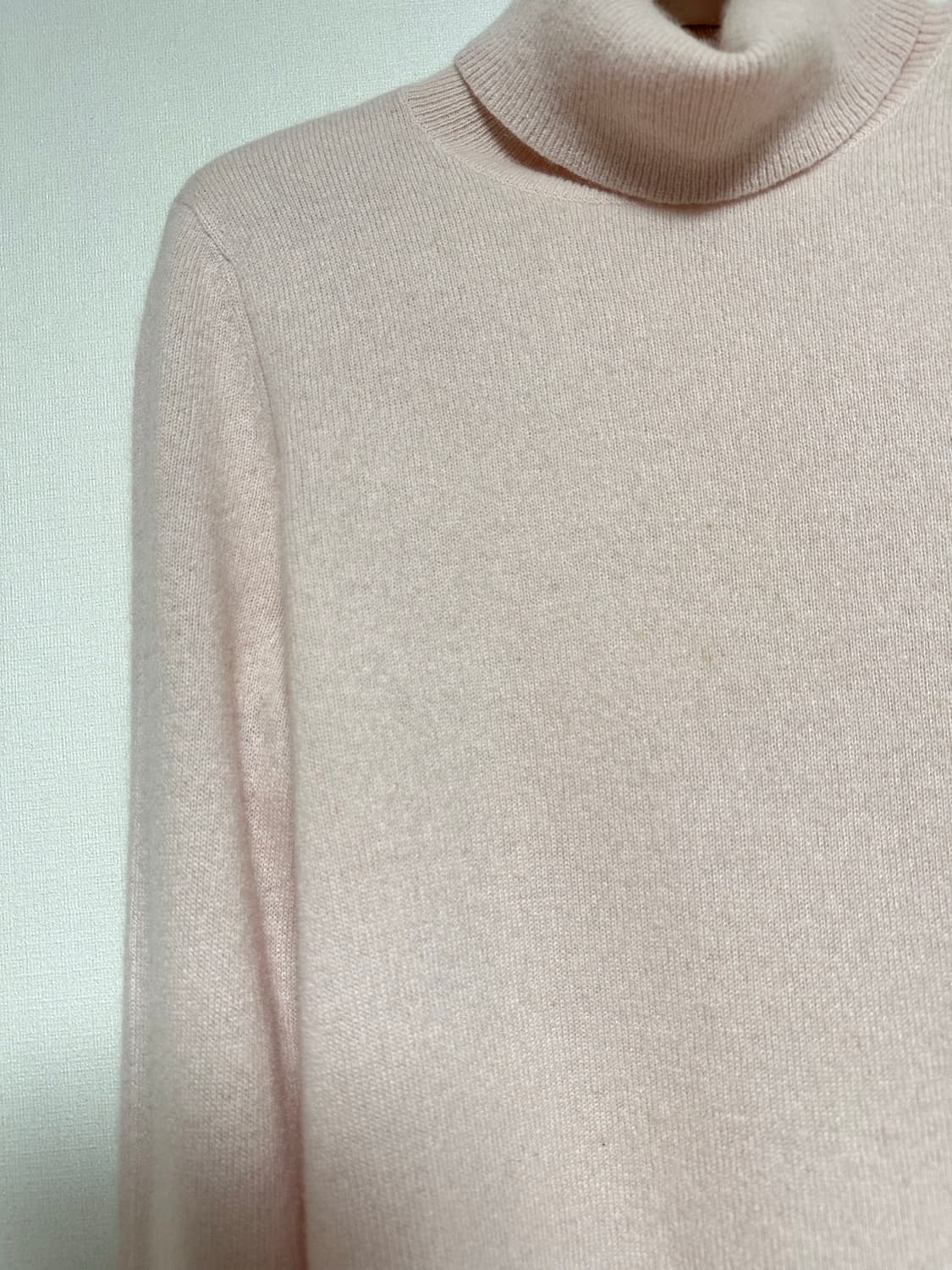 캐시미어100 연핑크 터틀니트 상품이미지2