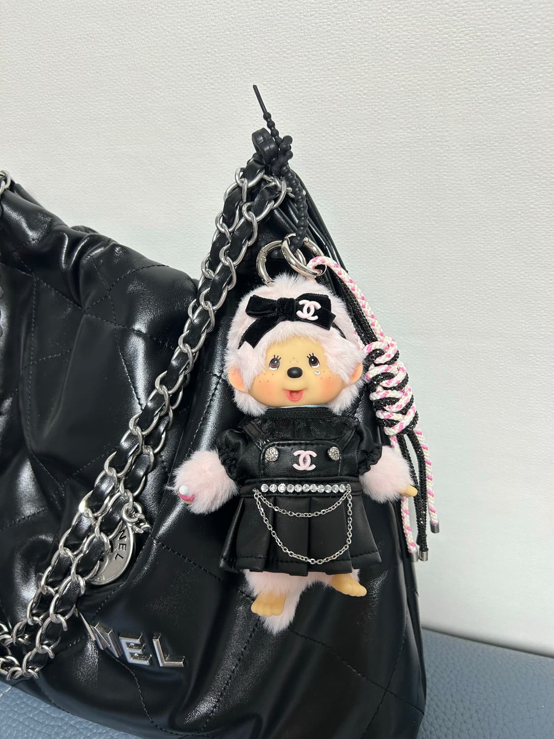 (4)정품몬치치💘블랙레더룩 커스텀키링 상품이미지5