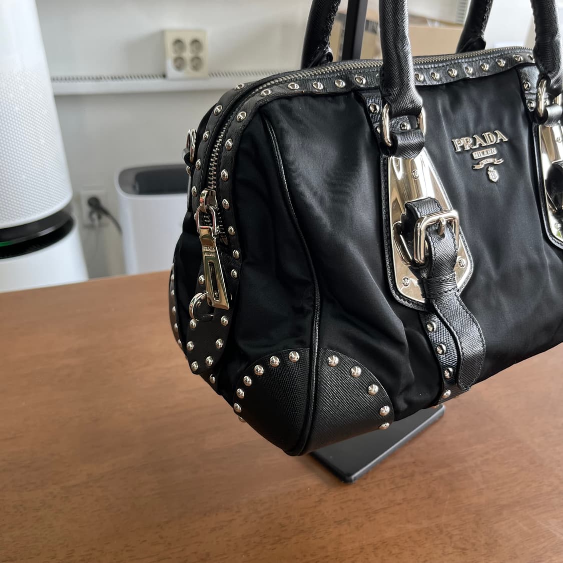 프라다 나일론/레더 스터드 토트백 상품이미지4