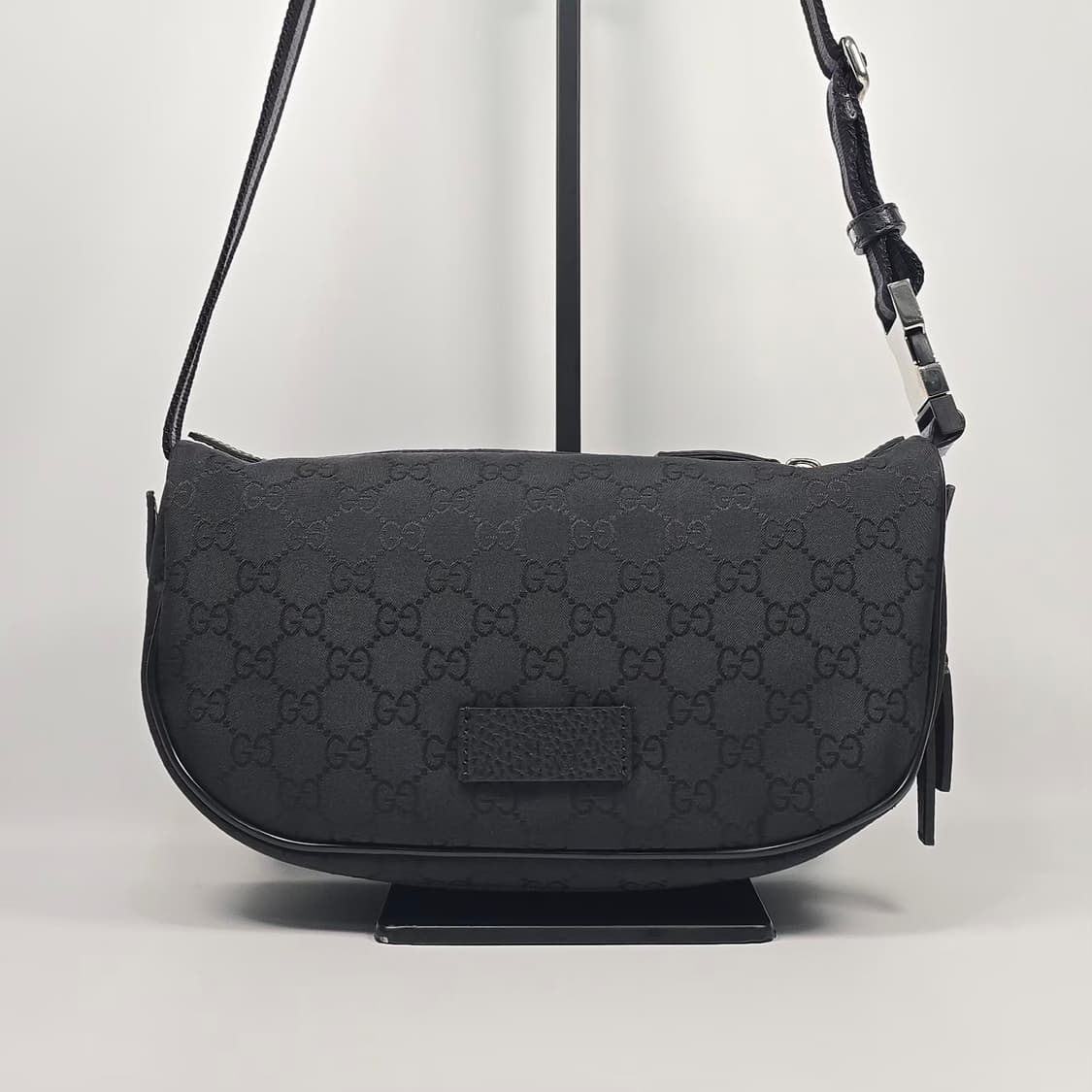 구찌 GG 패브릭 바이커 힙색 벨트백 상품이미지2