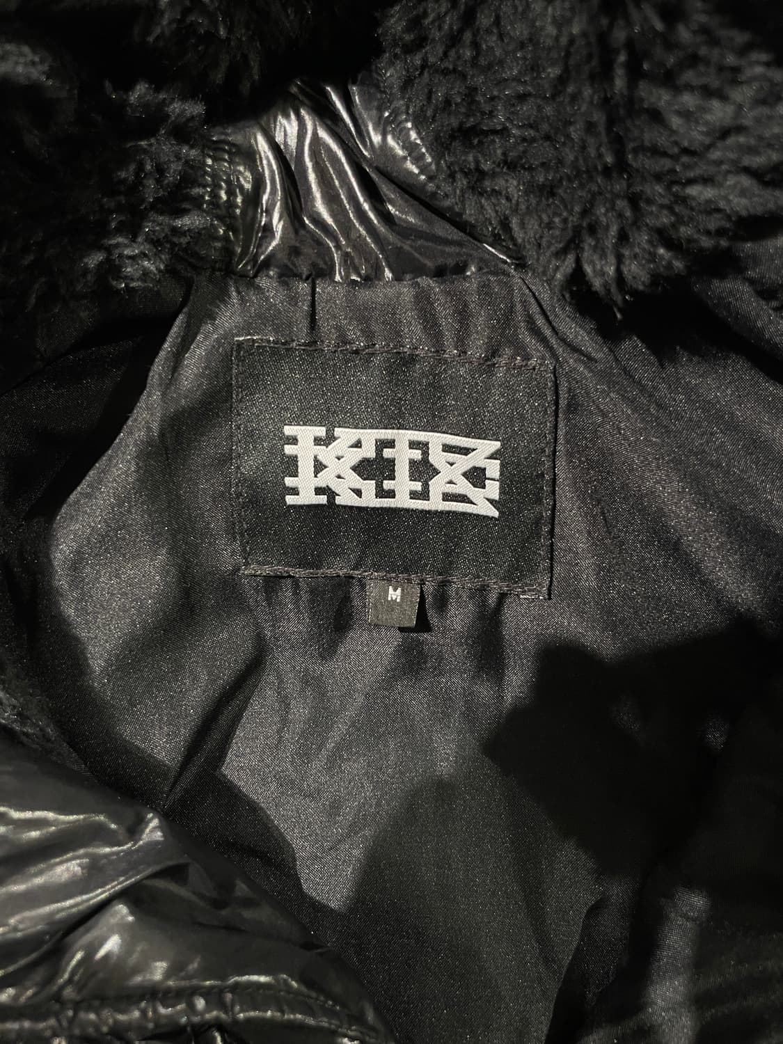 ktz 블랙 퀼팅 글로시 퍼 후디 나일론 점퍼 상품이미지7