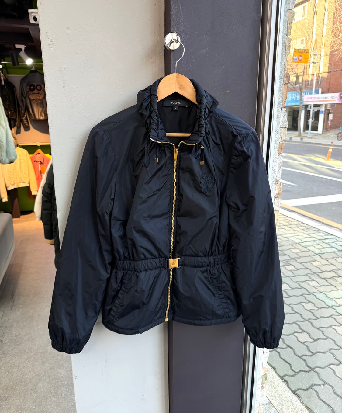 L/ 구찌 자수로고 벨티드 숏 패딩점퍼 상품이미지2