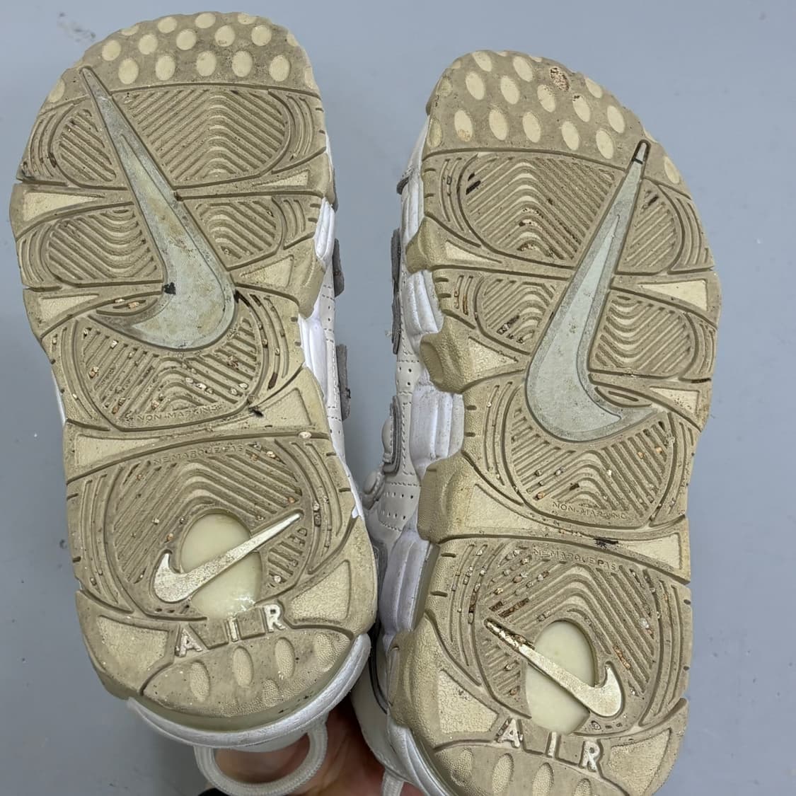 235 나이키 에어모어 업템포 트리플 0415E 상품이미지6