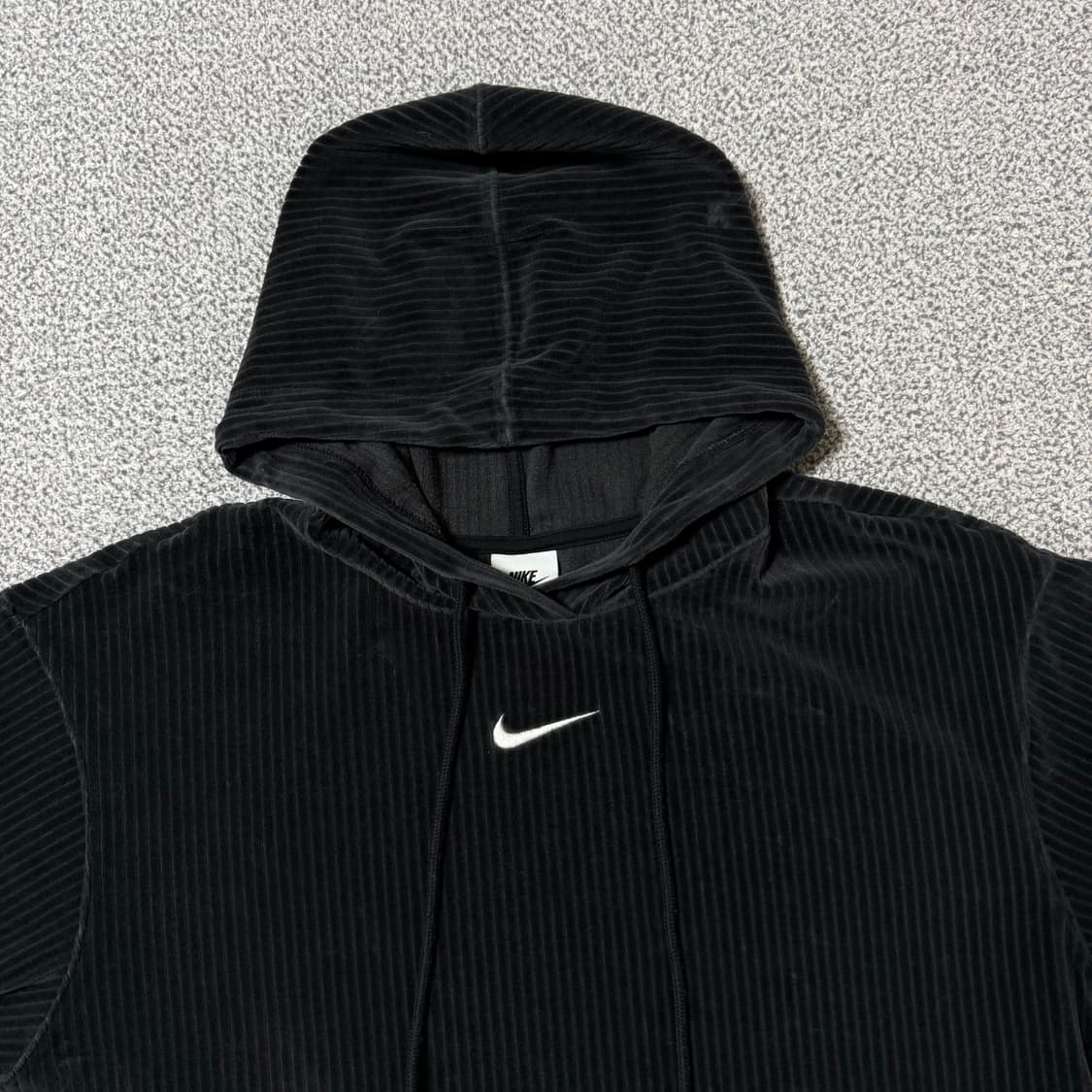 [정가 8만원] 나이키 크롭 벨벳 후드티 상품이미지4