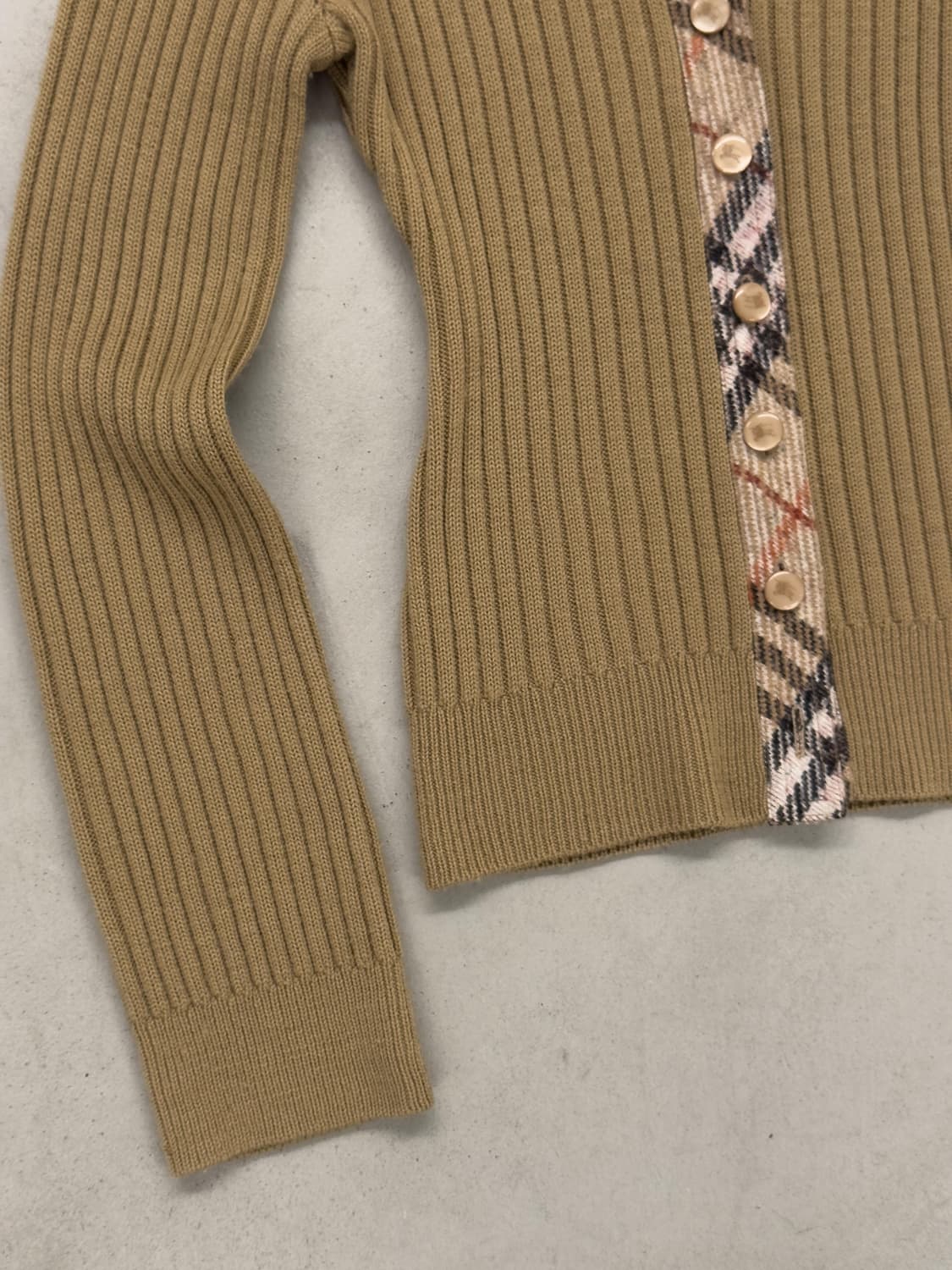 버버리 체크 가디건 상품이미지3