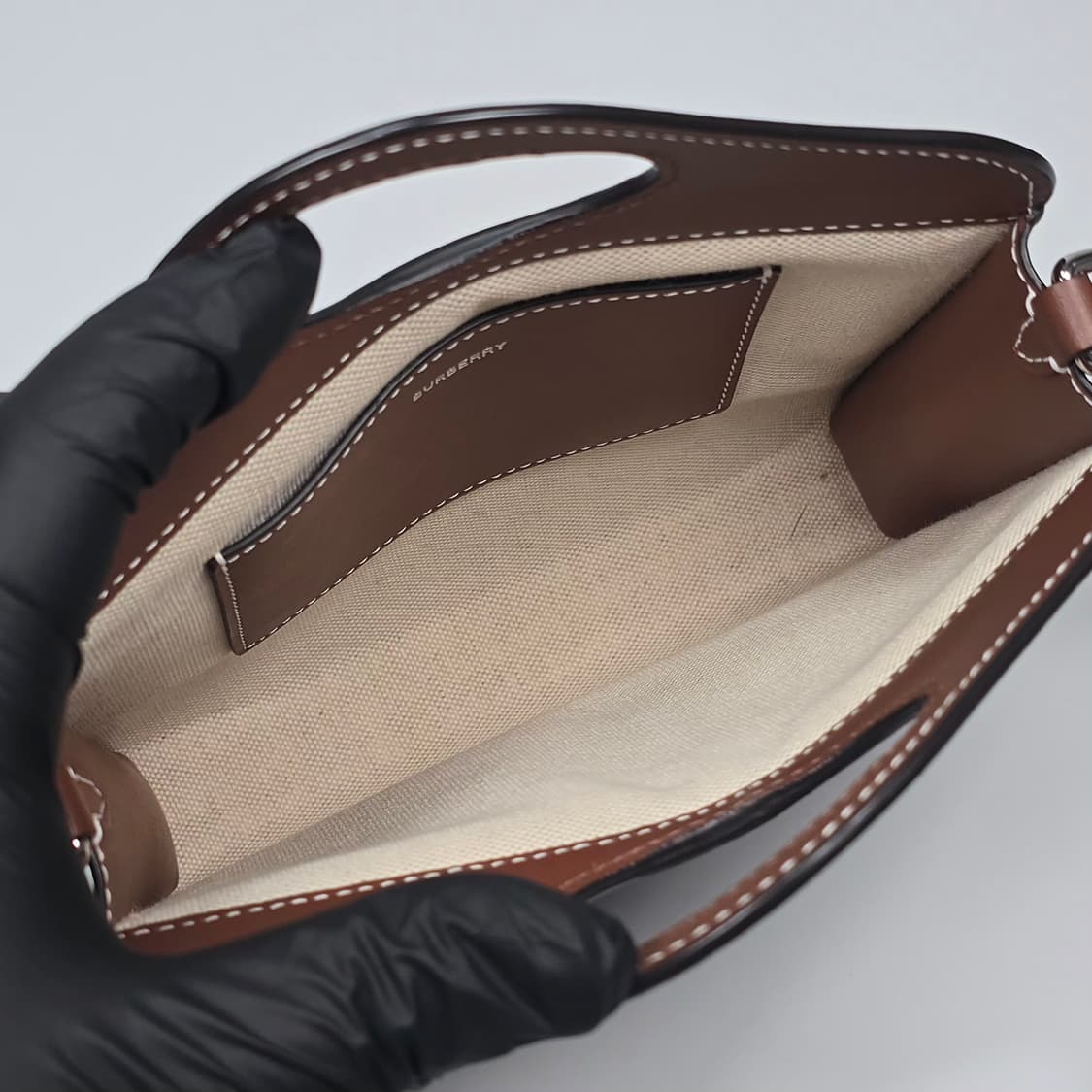 버버리 투톤 포켓 카이크로 토트 숄더백 상품이미지7
