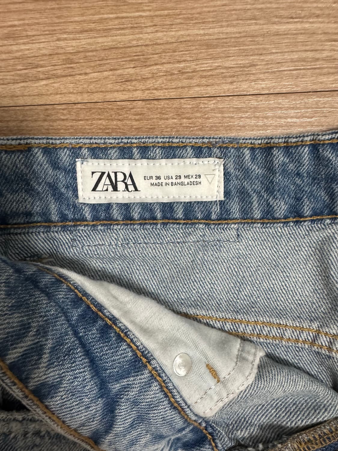 [29] ZARA 남성 스트레이트 핏 버뮤다 데님 쇼츠 상품이미지4