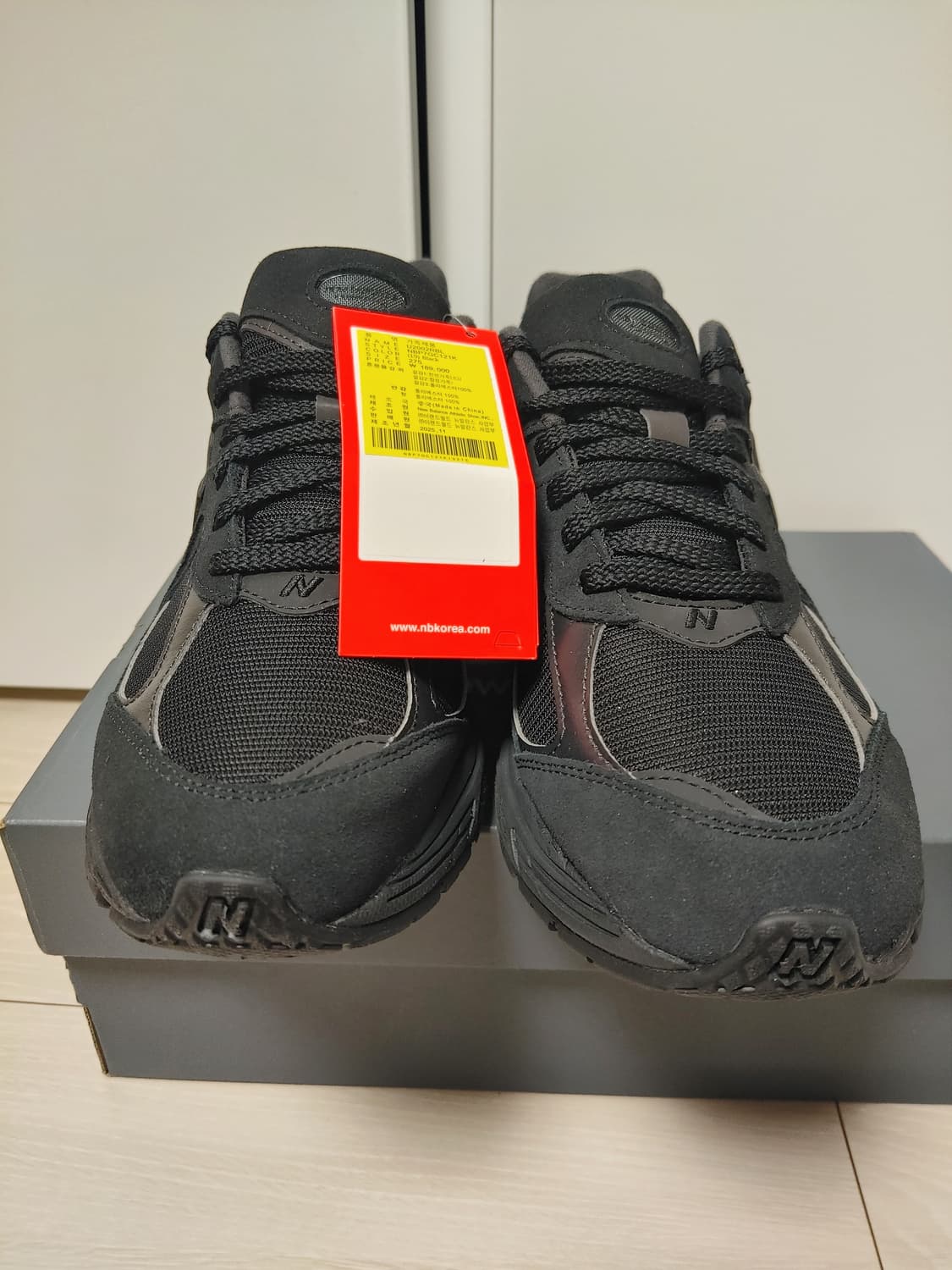 새상품 뉴발란스 2002블랙 275 상품이미지4