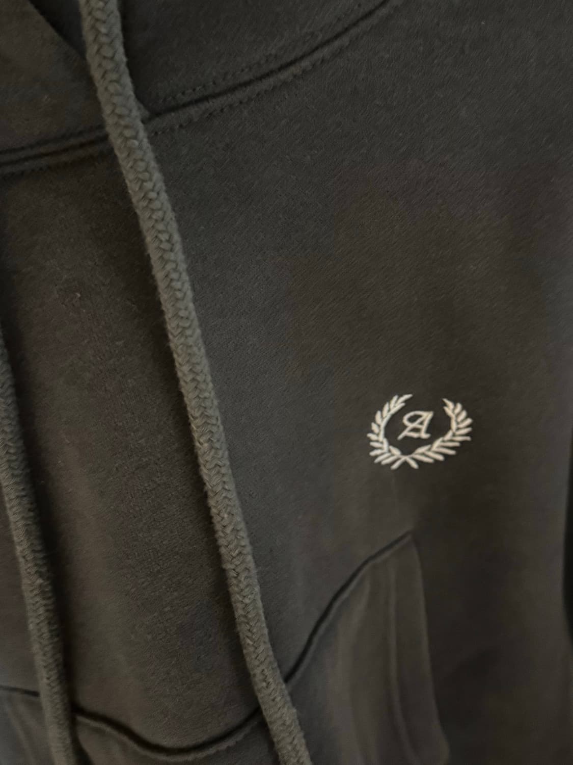 어반드레스 월계수 자수 크롭 후디 상품이미지6