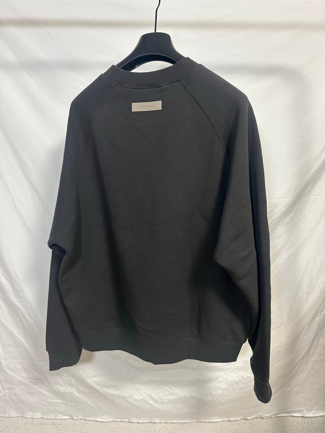 에센셜 피오갓 모크넥 맨투맨 블랙 (M) 상품이미지2