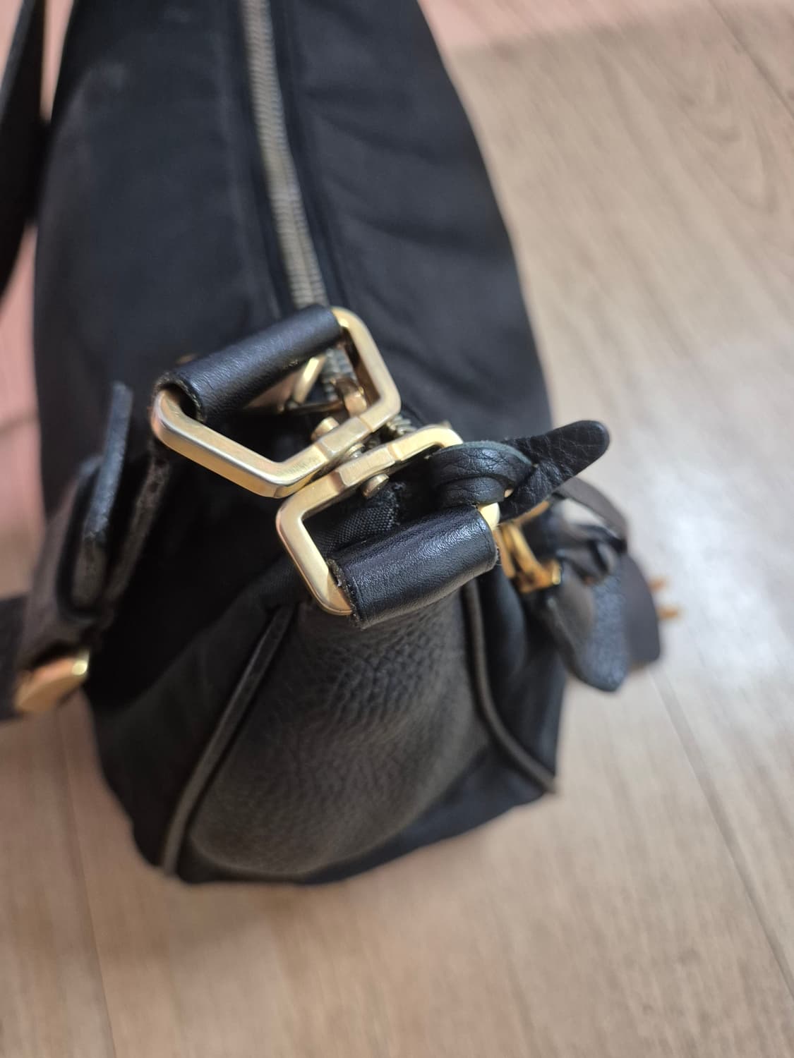 프라다 삼각로고 숄더백 상품이미지7