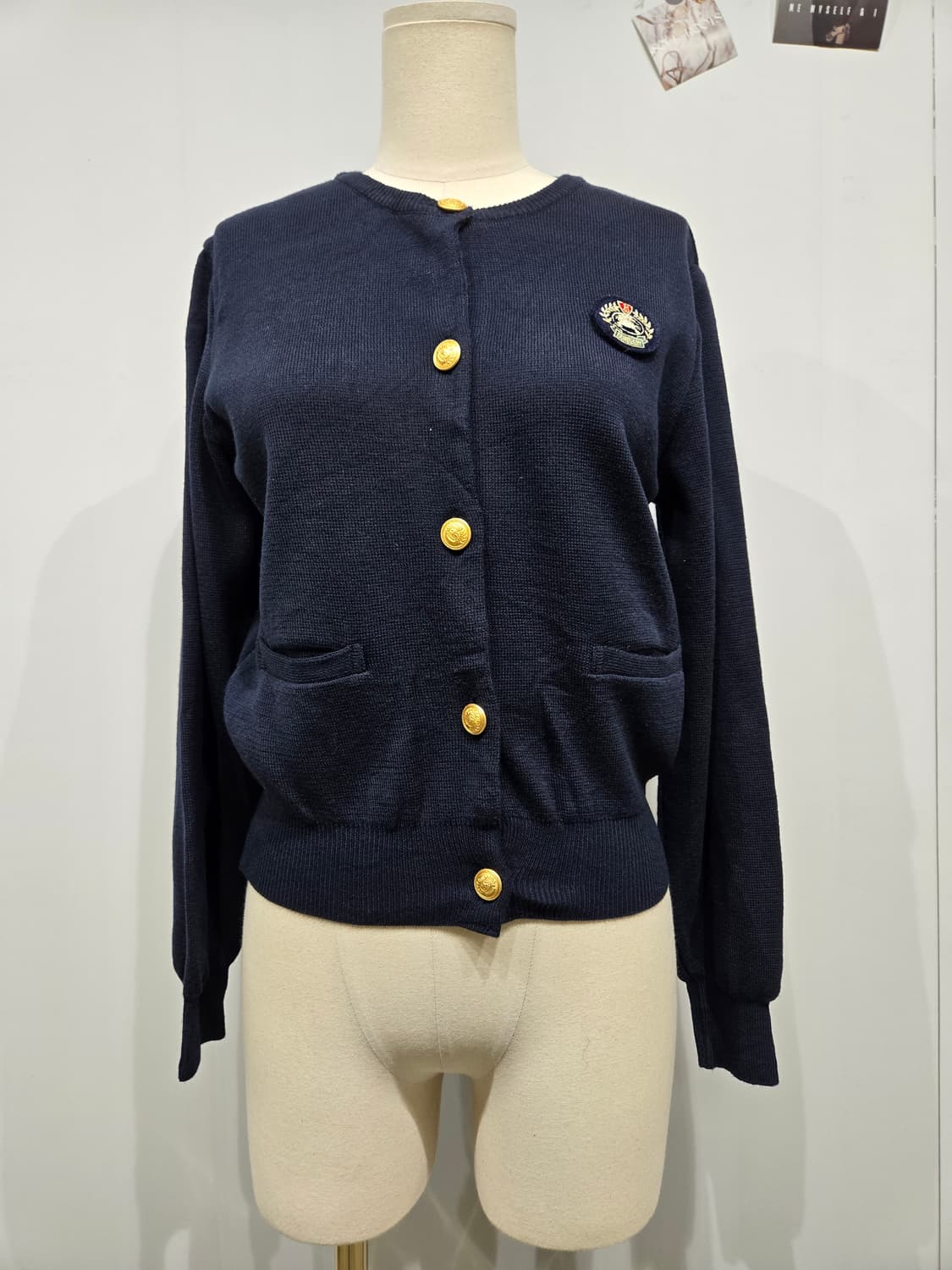 버버리 네이비 금장 로고 가디건 상품이미지1