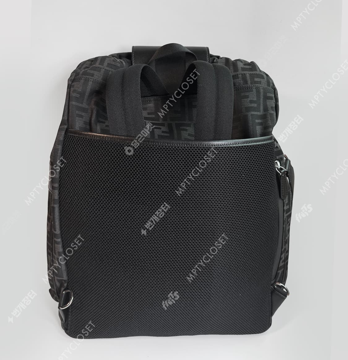 펜디 모노그램 스트라이크 백팩 라지 7VZ056 상품이미지2