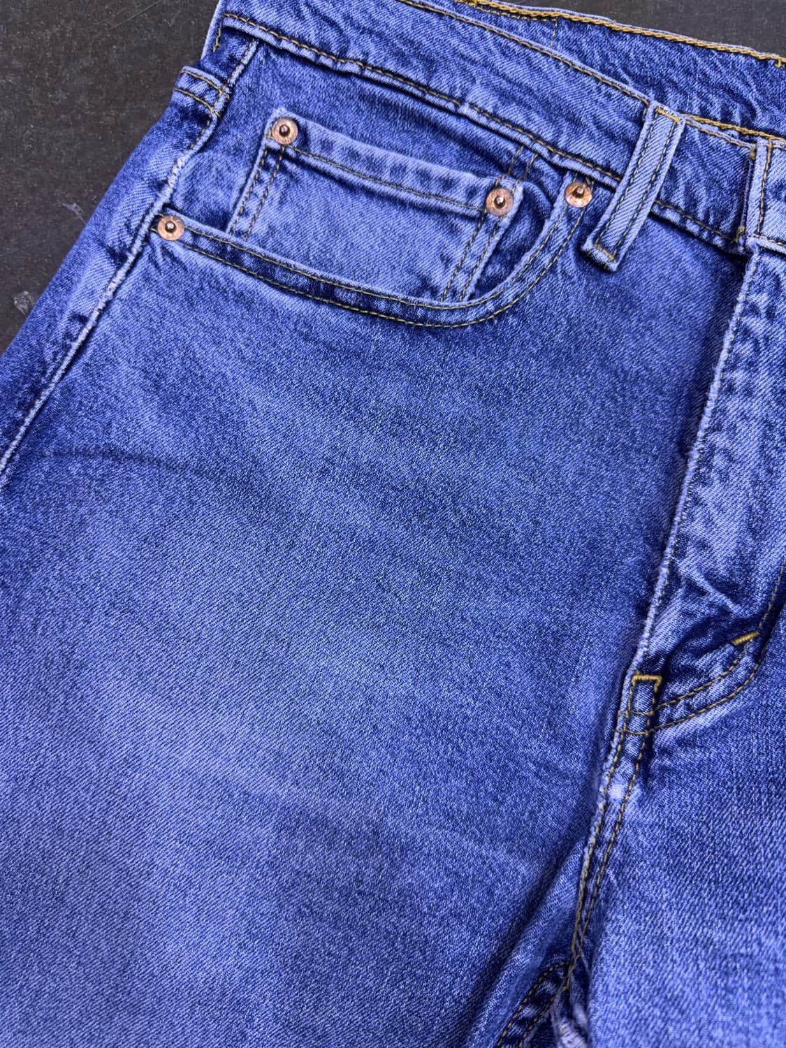 리바이스 502 레귤러 테이퍼드핏 중청 워싱 데님팬츠 32 상품이미지4