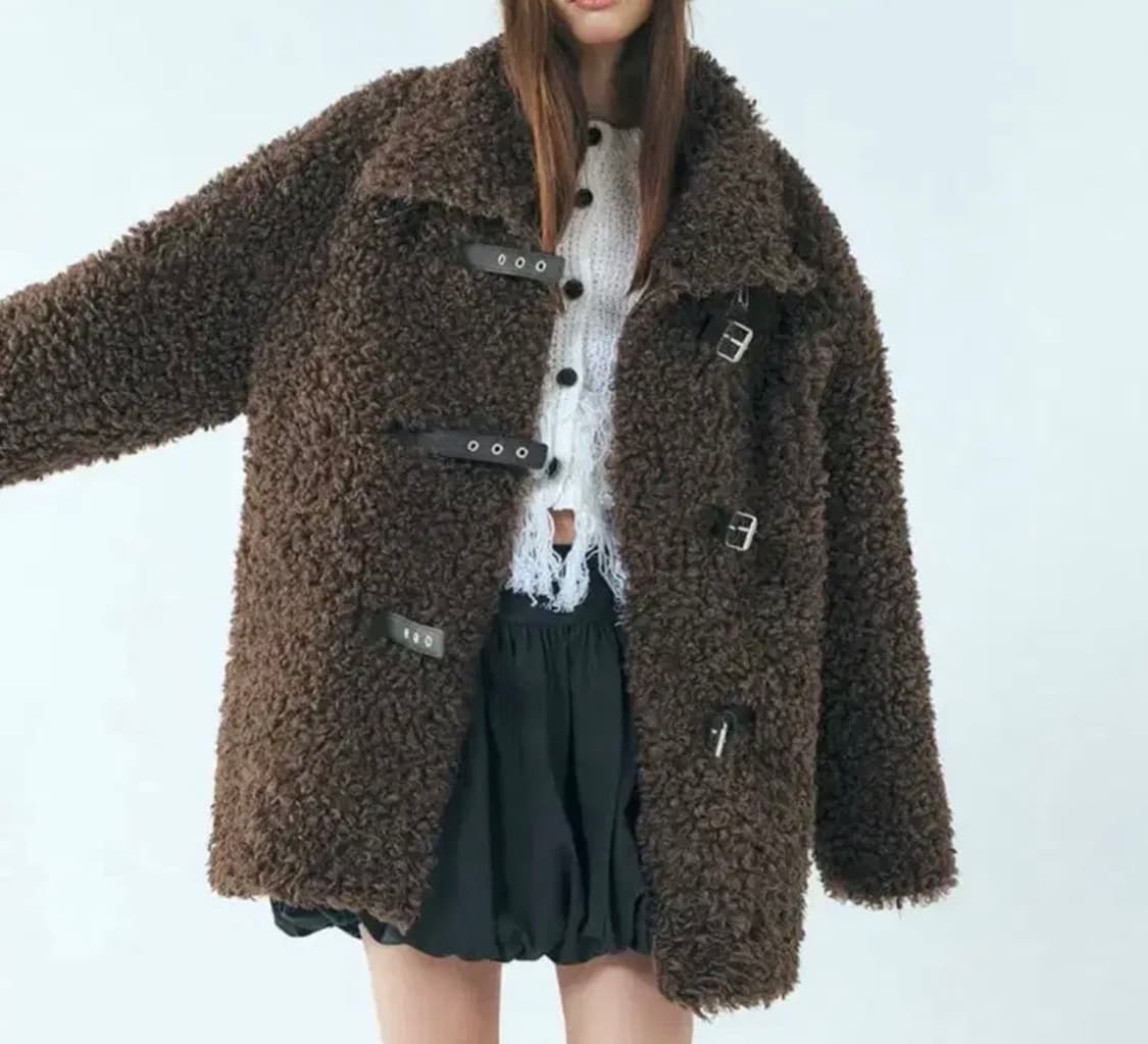 에트몽 버클 시어링 무스탕(Buckle Shearling Mustang) 상품이미지3
