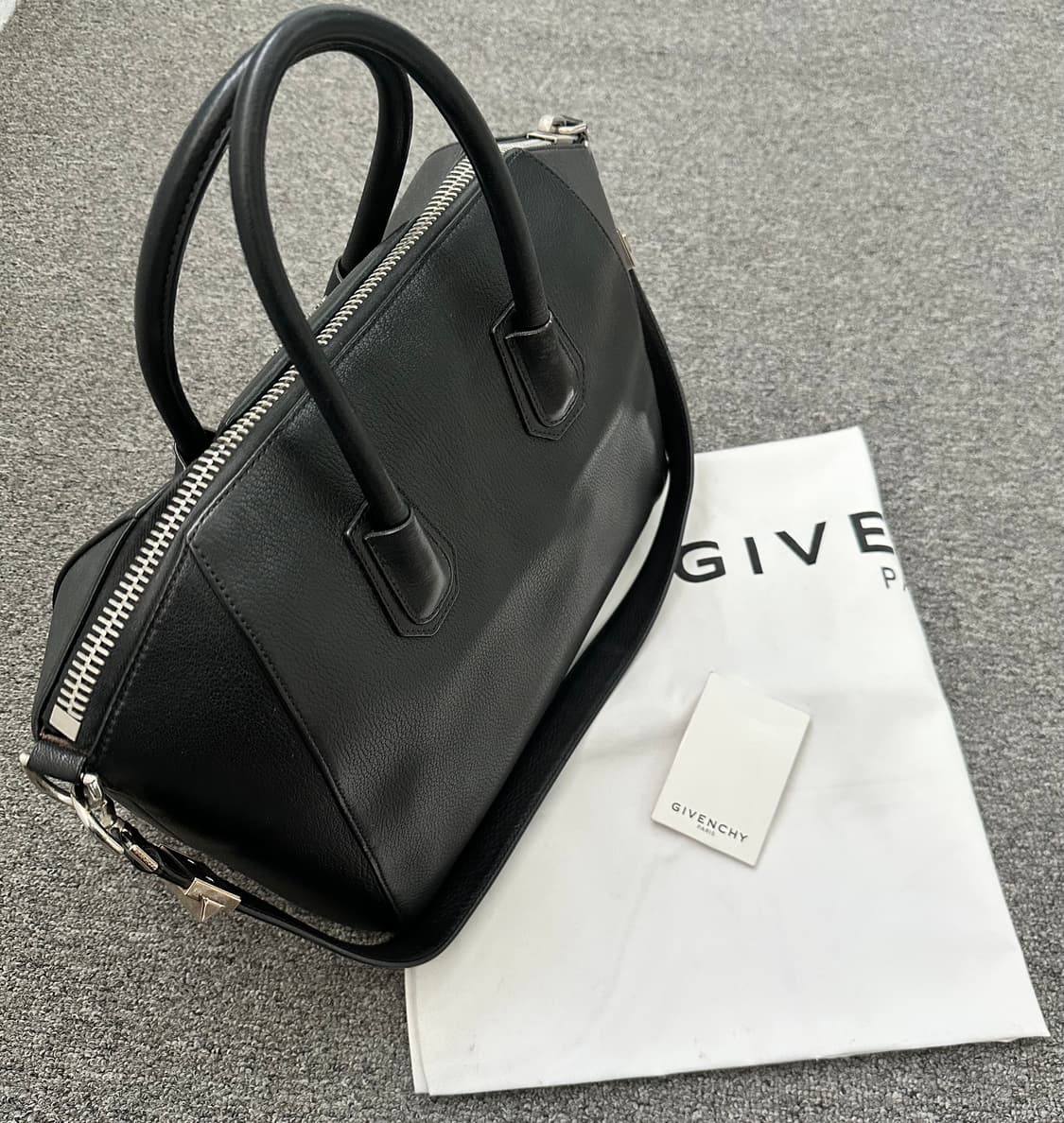 지방시 안티고나 블랙 토트백 상품이미지7