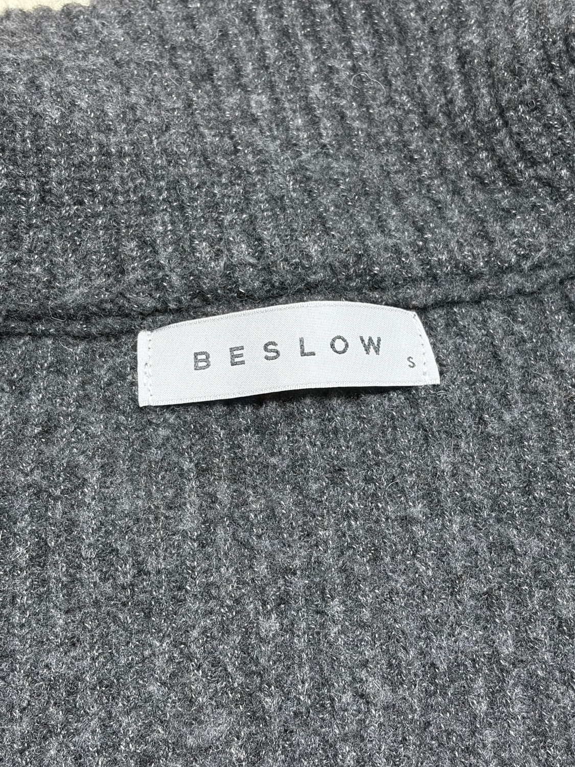 비슬로우 하이넥 집업 니트 자켓 차콜 S 상품이미지4