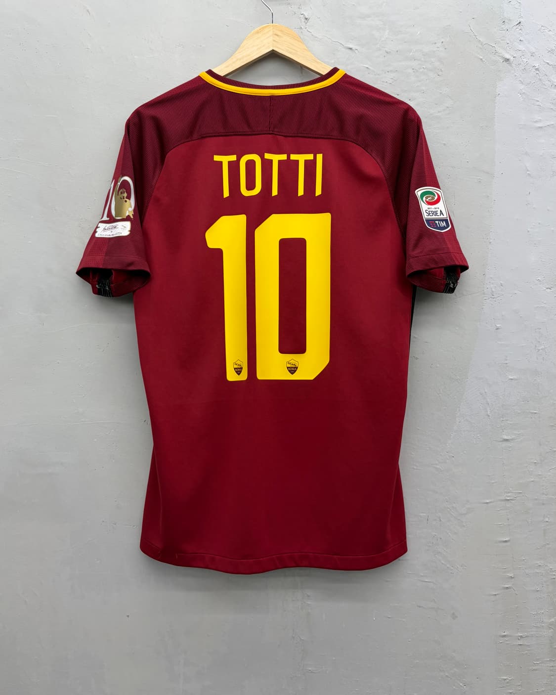 나이키 17-18 AS 로마 홈 은퇴경기킷 프란체스코 토티 상품이미지1