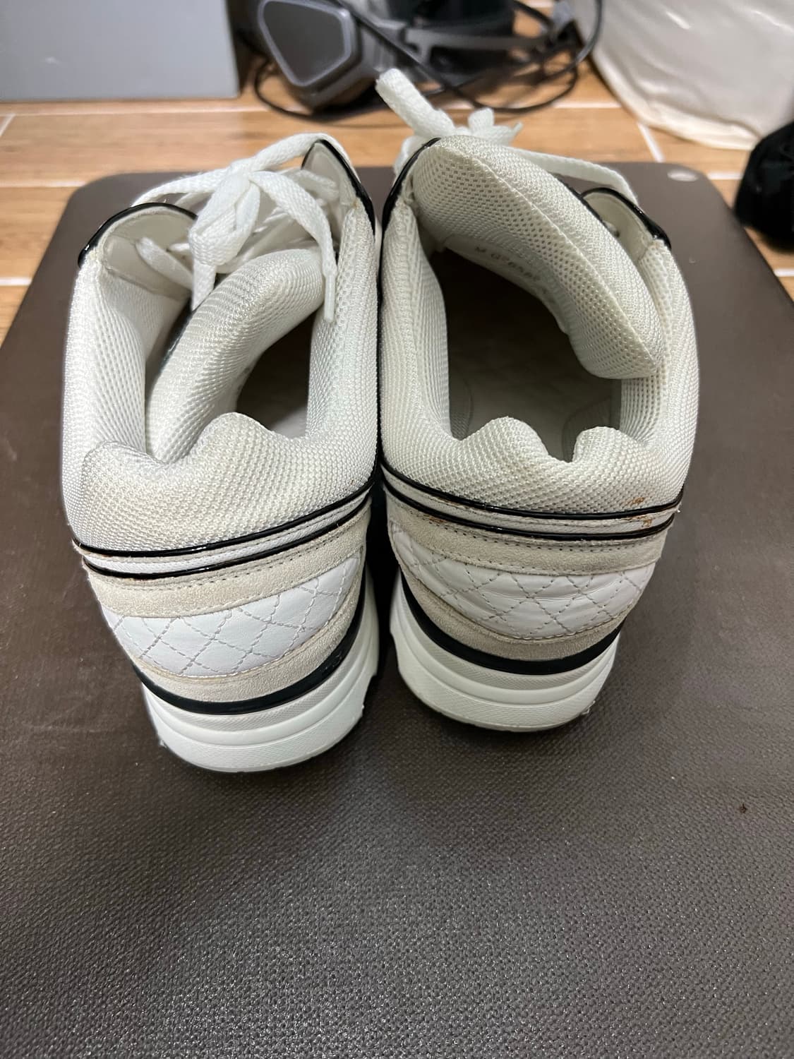 샤넬 CC 로고 크루즈 스니커즈 42사이즈 상품이미지6