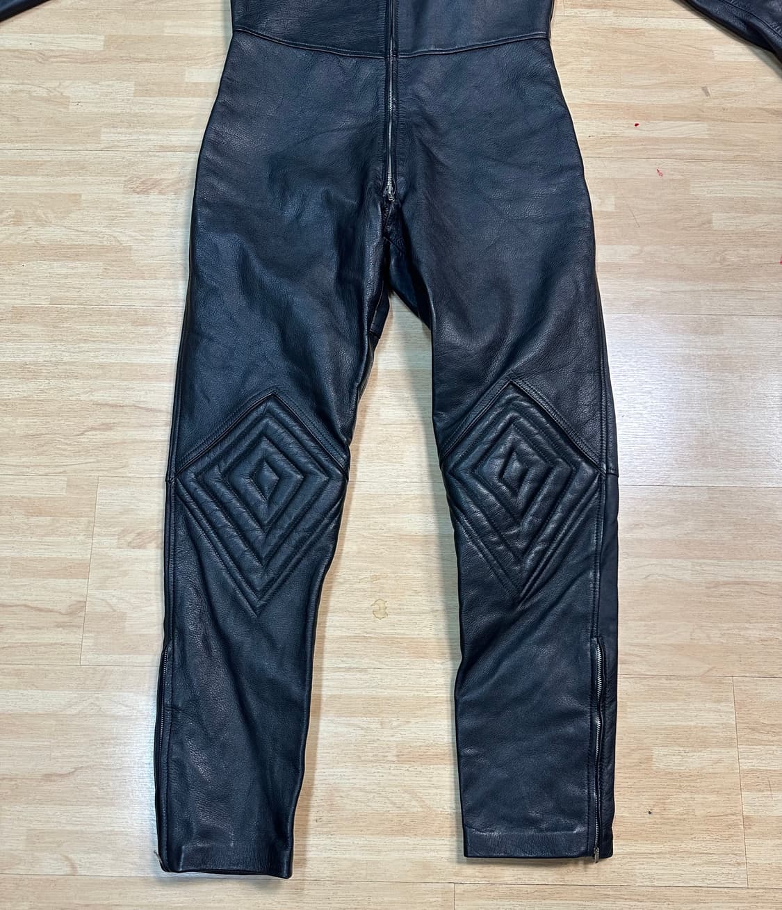 LEAD 원피스 가죽 슈트 상품이미지3