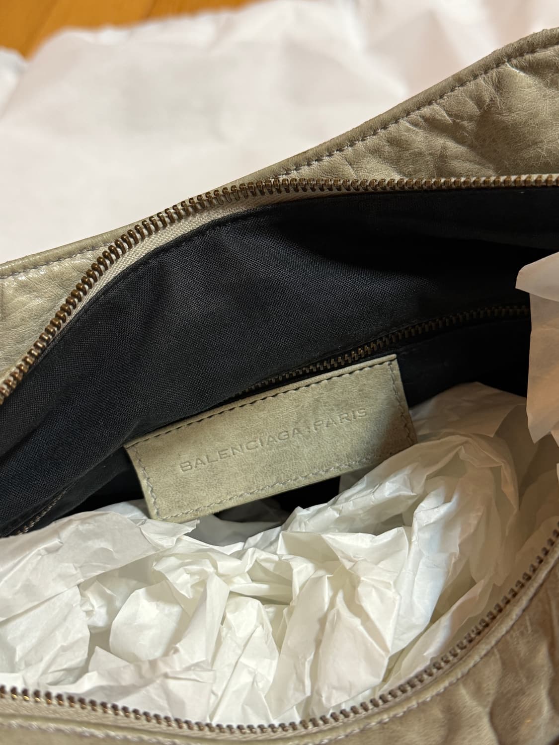 발렌시아가 시티 모터백 상품이미지7