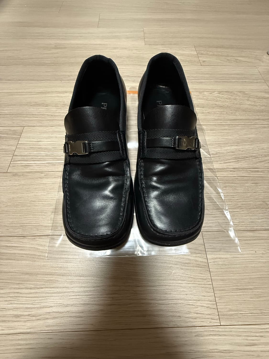 Prada 00's Buckle Low Flat Loafers 상품이미지1