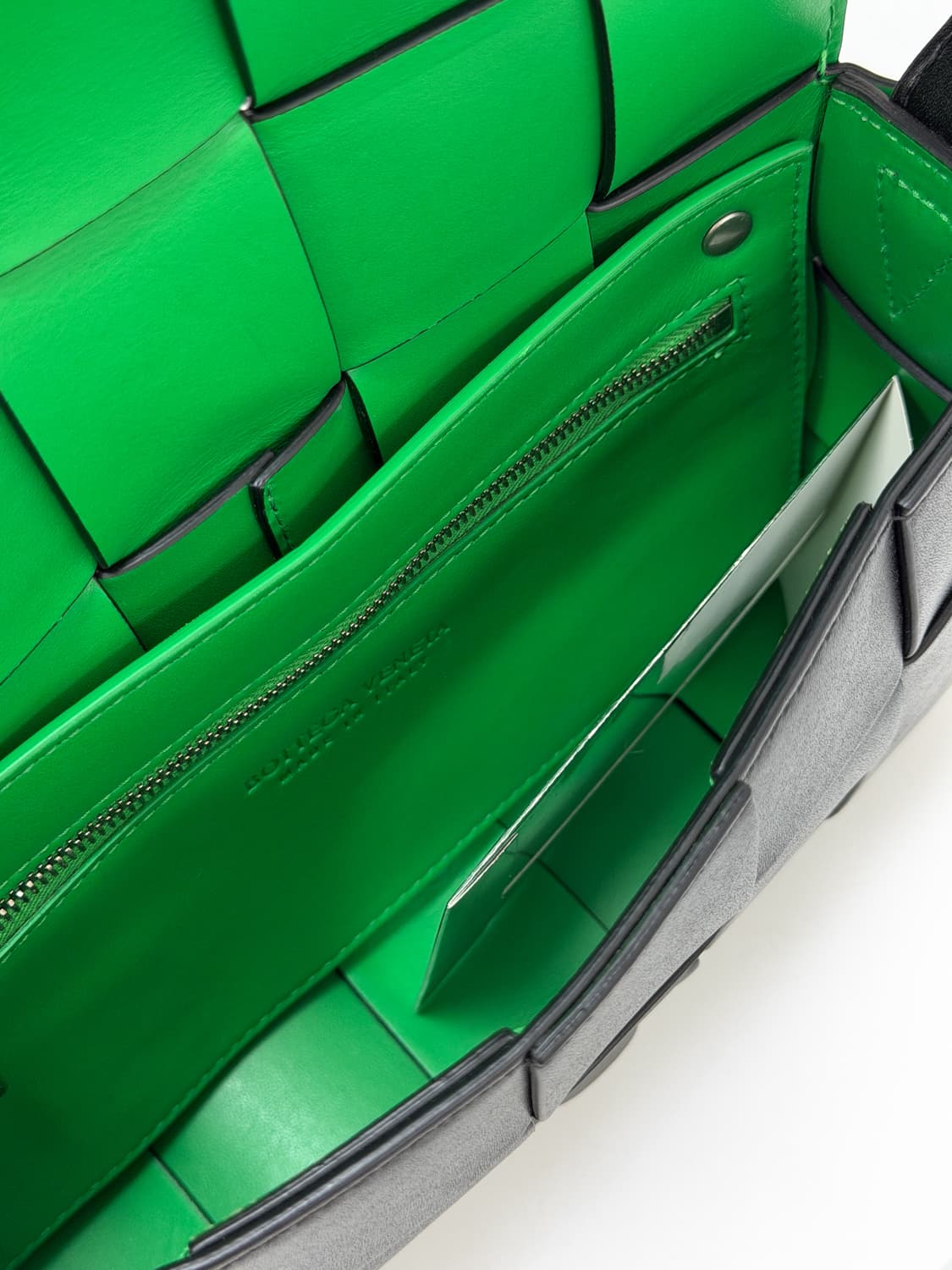 보테가베네타 패러킷 투톤 카세트 백 상품이미지7