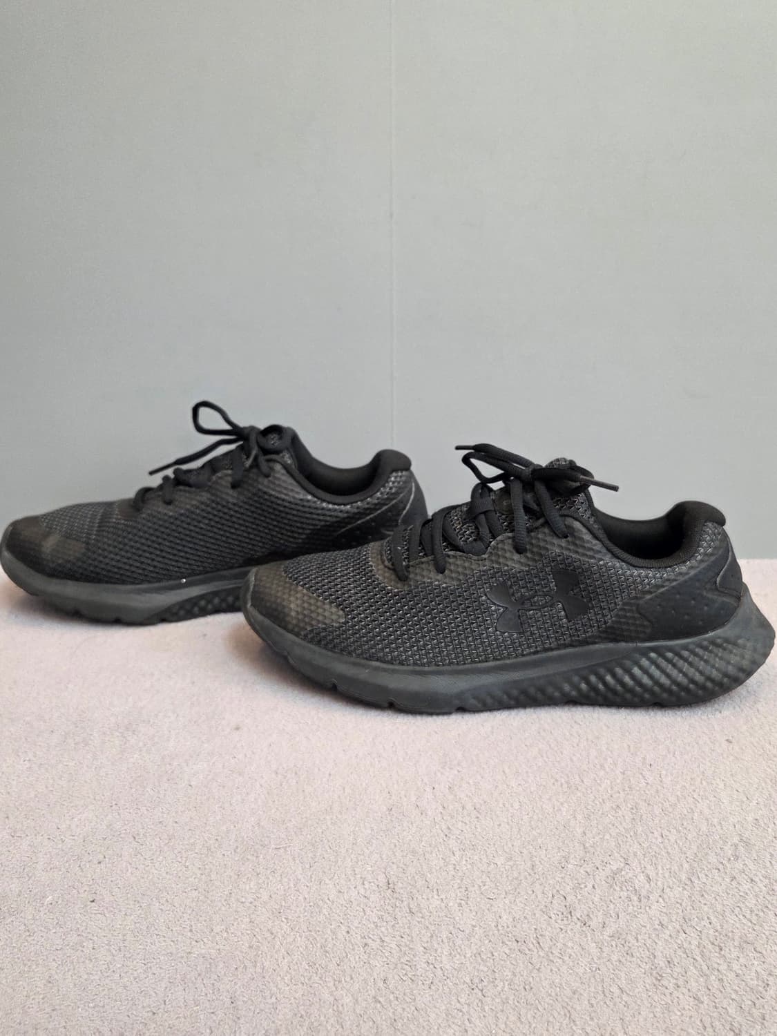 (265) 언더아머 차지드 러구3 블랙 운동화
 상품이미지3