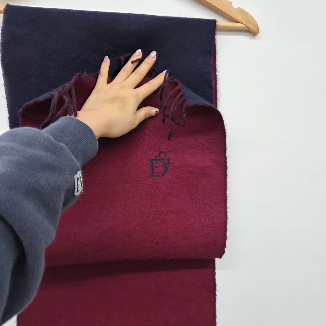 디올 네이비 버건디 리버시블 머플러  상품이미지4