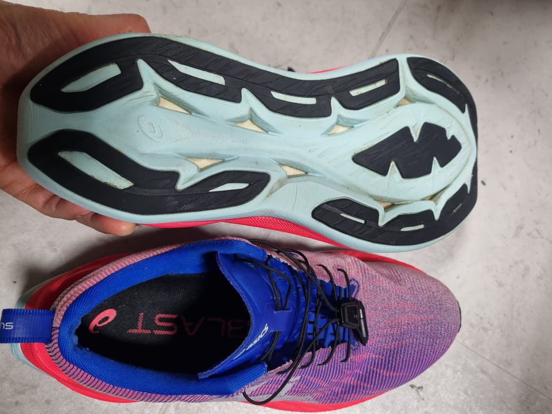 아식스 슈퍼블라스트 러닝화  상품이미지4