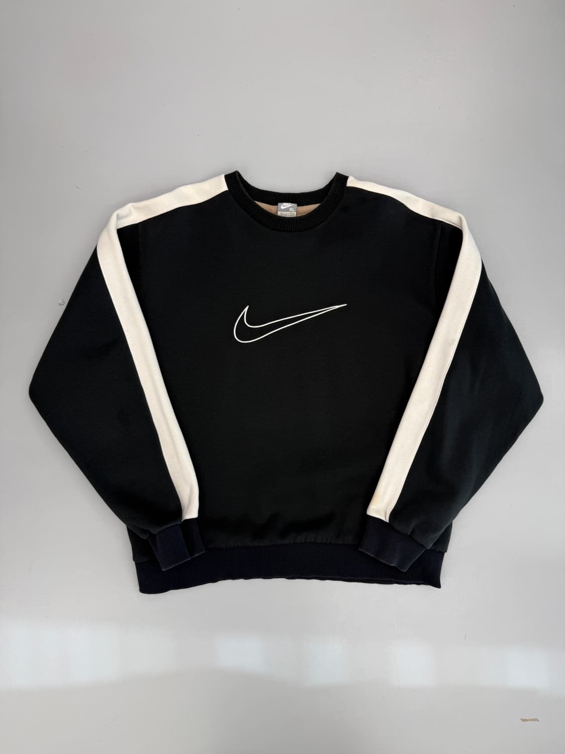 나이키 90‘s 오버핏 빅스우시 사이드라인 스웻 셔츠 상품이미지1