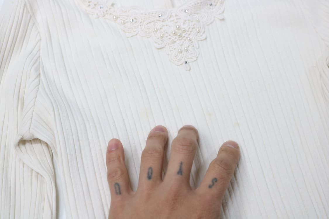 엑시스팜 큐빅 디테일 긴팔티셔츠 상품이미지5