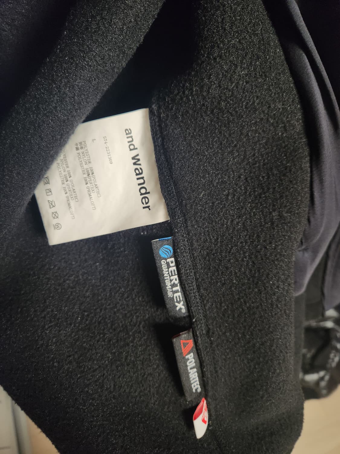 and wander 앤드원더 탑 플리스 자켓 L사이즈 블랙 상품이미지5