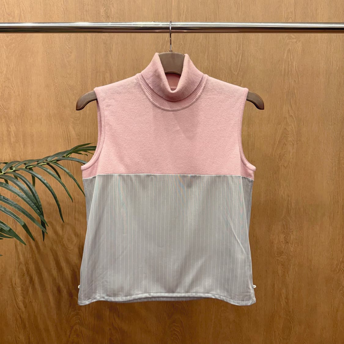 버버리 골프 터틀넥 니트 베스트 레이어드 스트라이프 디테일 핑크 상품이미지1