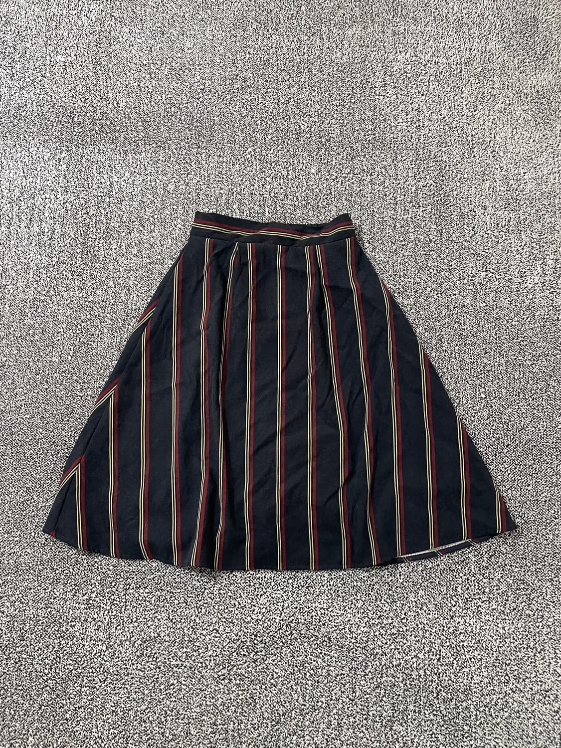 vinteちきゅ. EMSEXCITE 세로 스트라이프 미디 스커트 치마 상품이미지1