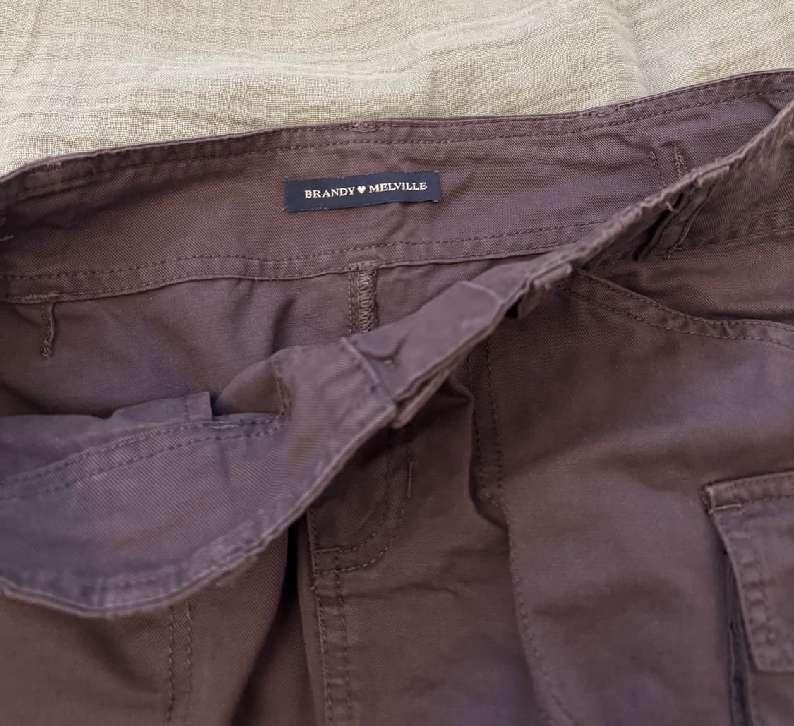 Brandy Melville cargo mini skirt 상품이미지6