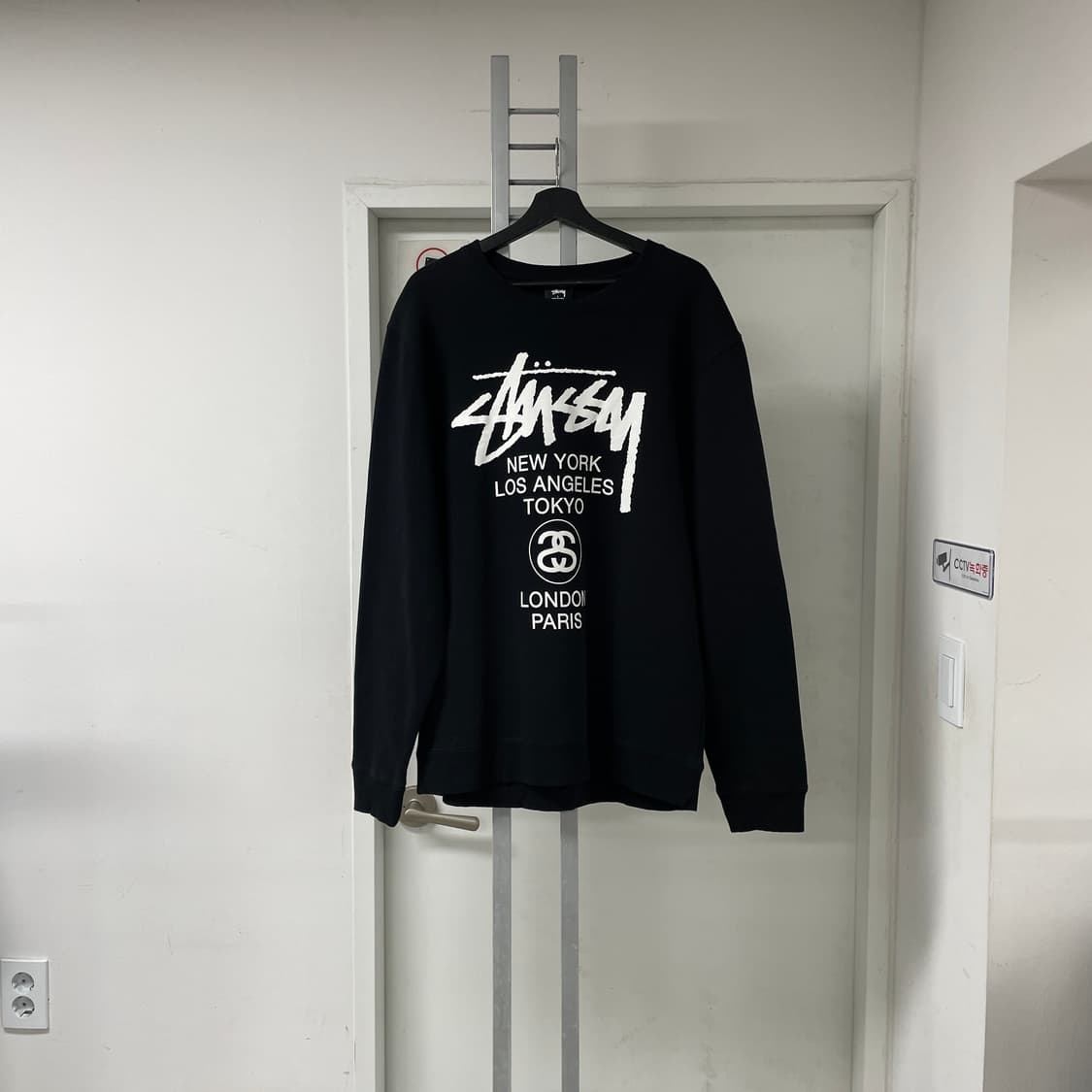 *스투시 월드투어 맨투맨 L   상품이미지1