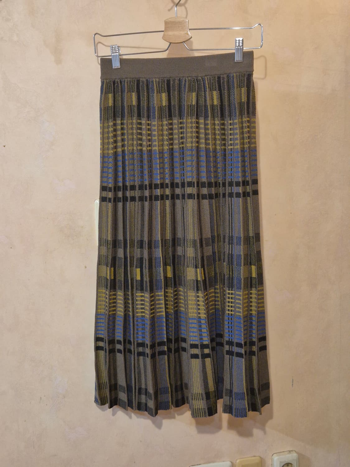 8세컨즈 에잇세컨즈 H라인 니트 플리츠 주름 롱 스커트 상품이미지2