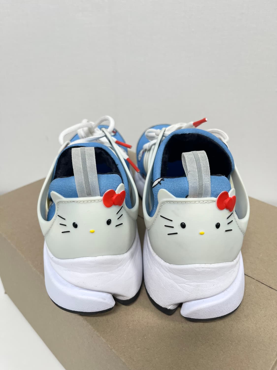 나이키 x 키티 에어 프레스토 270 상품이미지5