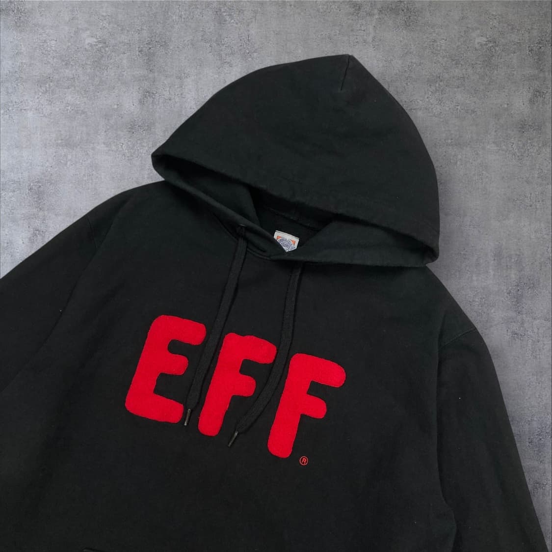 이벳필드 블랙 컬러 빅로고 후드티 상품이미지2