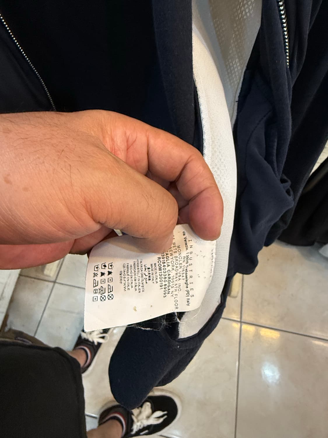 100 정품 몽클레어 감마블루 집업 팝니다 상품이미지5