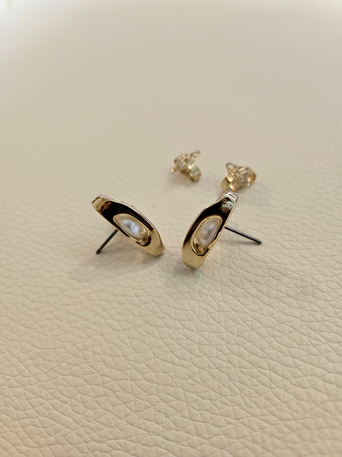 비비안웨스트우드 업사이클링 진주 핑크우주선 귀걸이 상품이미지7