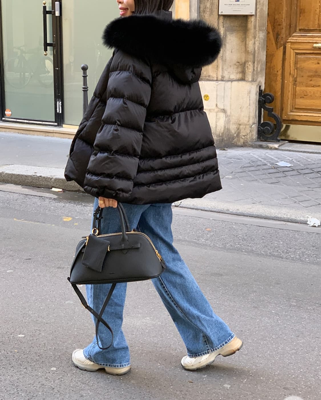 새상품) 어라운드율 안젤리나 구스 패딩 블랙 컬러 A라인 폭스퍼 상품이미지2