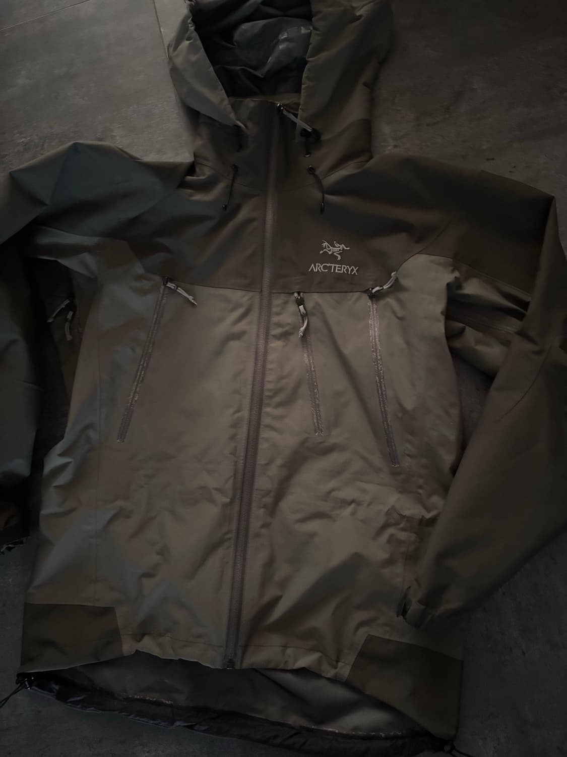 (유일 매물)아크테릭스 세타 1세대 ar 카키 바람막이 자켓 상품이미지1
