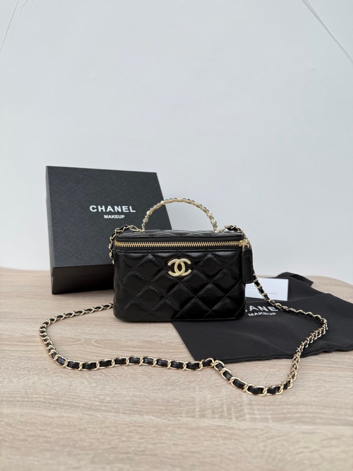 샤넬VIP 진주펄 장식 핸들 베니티백 샤넬 코스메틱 상품이미지1