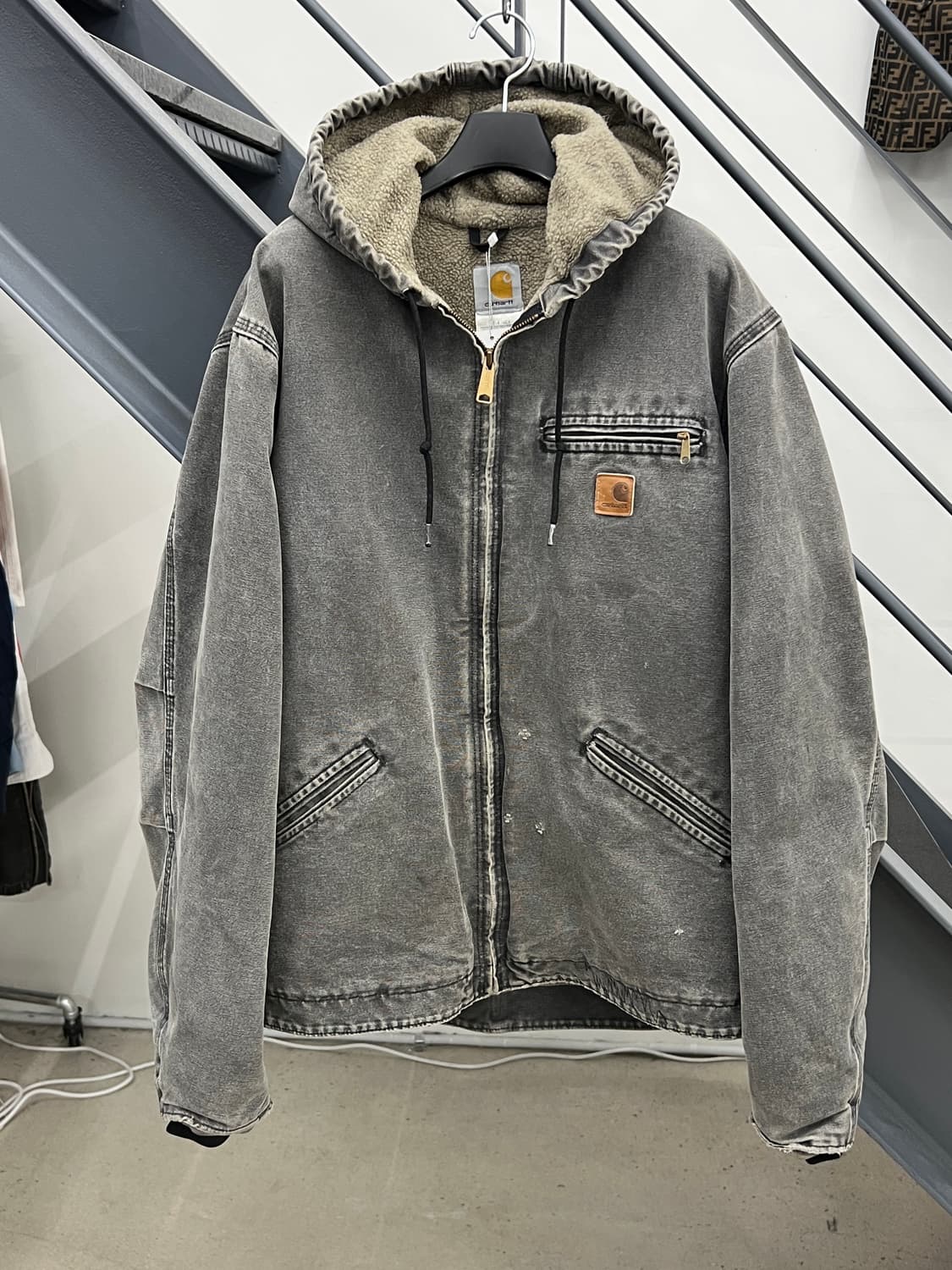 칼하트 J141 블랙 시에라 후드 자켓 상품이미지1